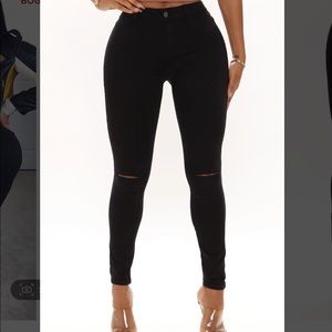 Fashion Nova distressed black high waisted skinny jeans/jeggings